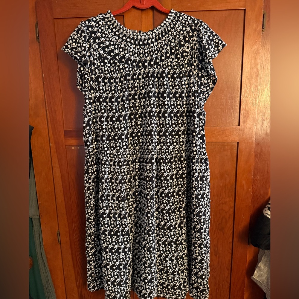 Loft XL Swing Dress Black White Eyelet Embroidered Flutter Short Sleeve Smocked - Picture 2 of 11